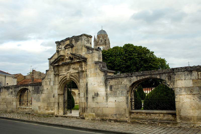 Saintes. Die Weinreise nach Bordeaux geht weiter